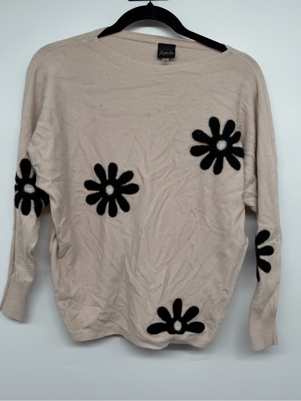 Aaeda Beige Black Daisy Floral Lightweight Sweater Size Small
